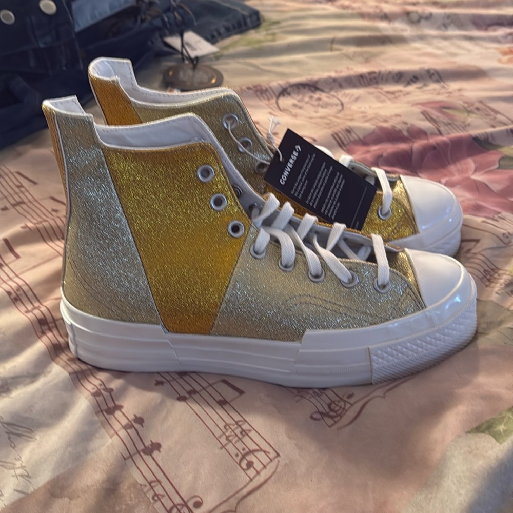 Brand New women converse